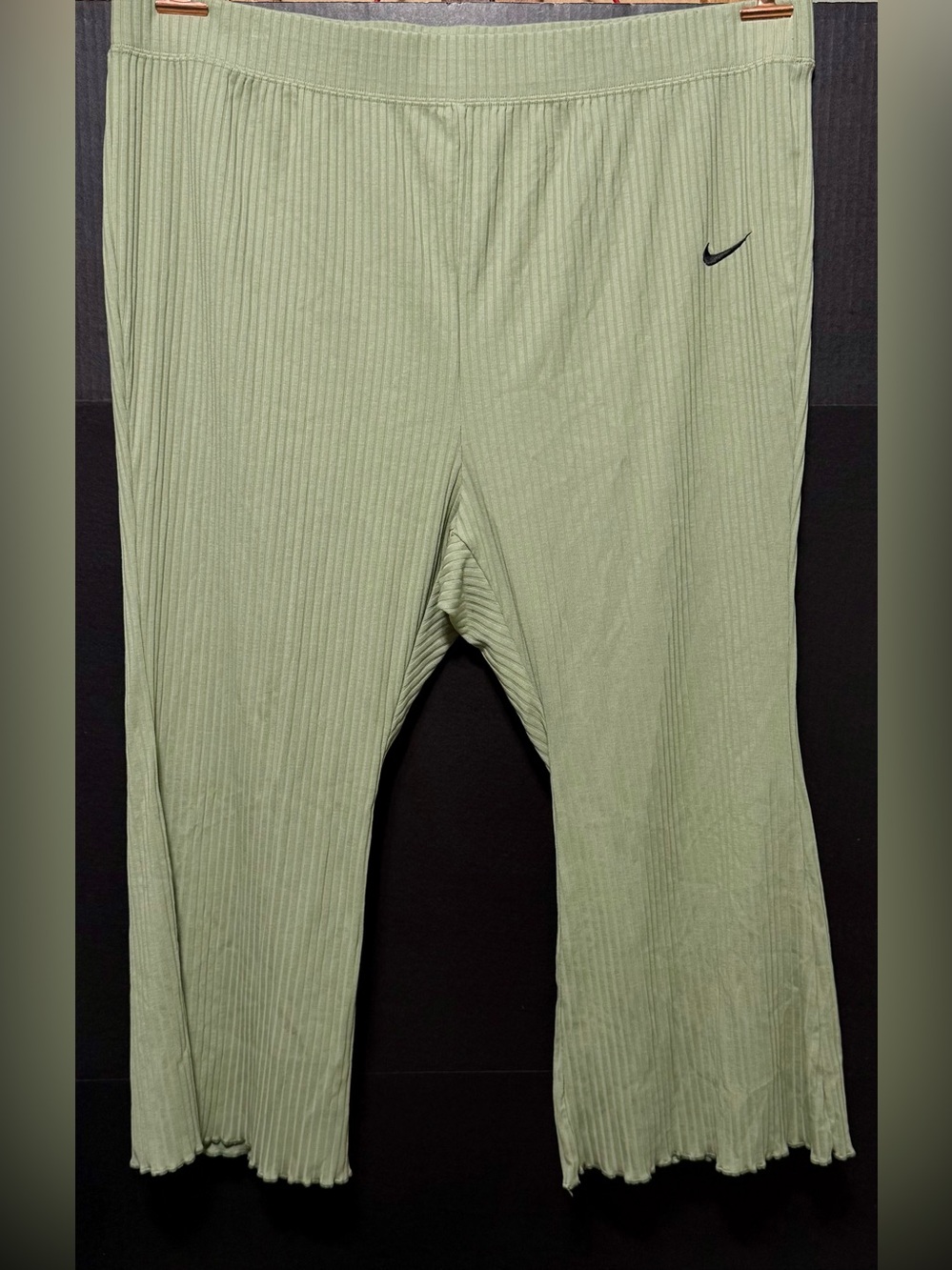 🪁Nike High-Waisted Ribbed Jersey Flared Trousers - Picture 3 of 13